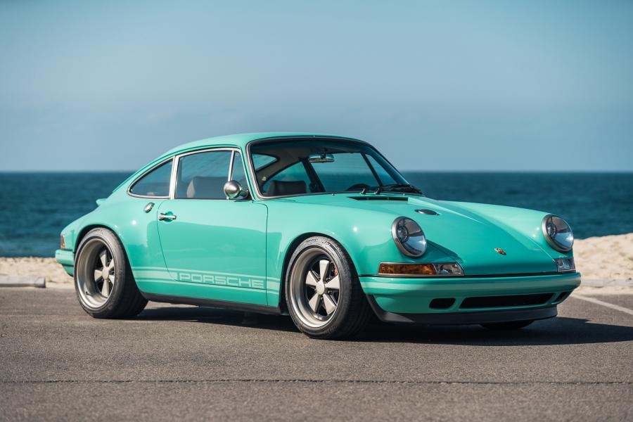  Porsche 911 Malibu Reimagined by Singer (71) 1991 года  (фото 1 из 24)